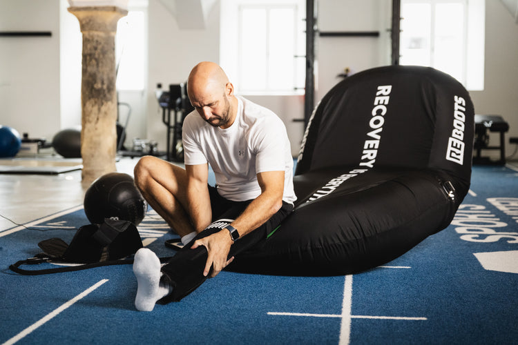 Sportler nutzt das Cryo One Gerät im Sports Innovated Performance Center.