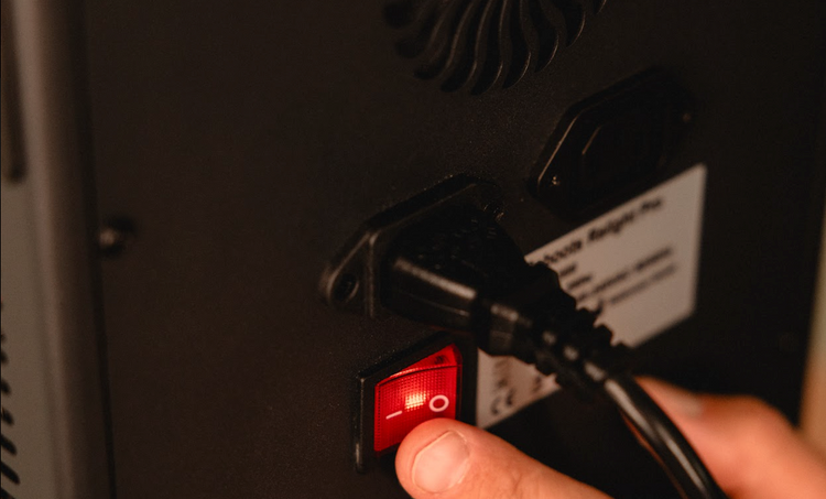 Reboots Relight Mini Ein-/Ausschalter mit Netzanschluss im Detail