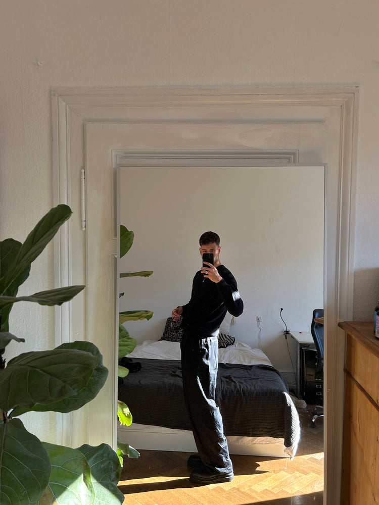Reboots: Mood Bild Mann vor Spiegel, selfie