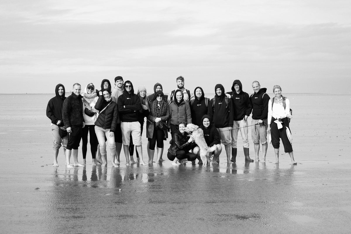 Das Reboots Team bei einer Wattwanderung.