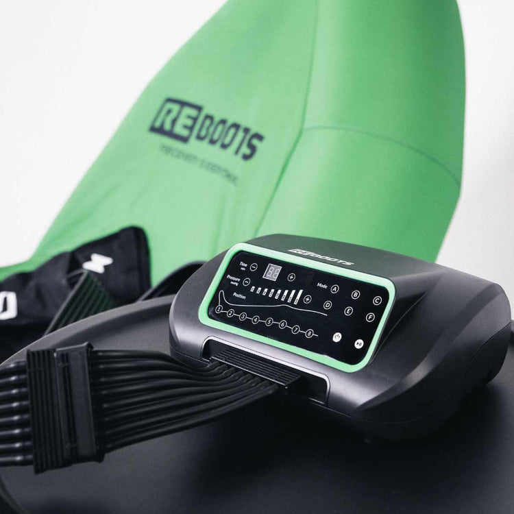 Reboots: One-Pressotherapiegerät, 8 unabhängige Kammern, 6 Massageprogramme, ohne Akku, mit kompletter Hose.