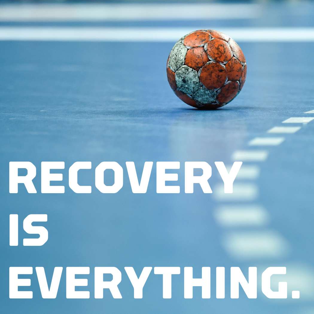 Reboots: Handball auf einem blauen Spielfeld