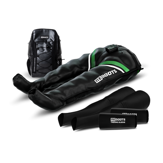 Reboots: presoterapia deportiva con batería GO X, junto a la mochila y los manguitos térmicos de pierna completa.