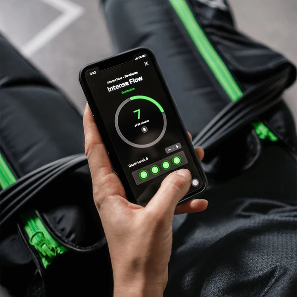 Reboots Go Lite Kompressionsmassage für Beine – mobile Regeneration mit kabellosem Steuergerät und per App steuerbar.